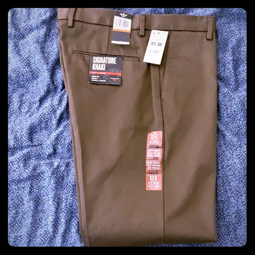 BRAND NEW Dockers Signature Khaki Slim Fit
